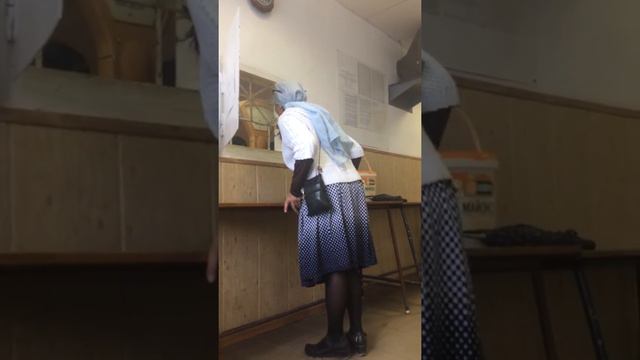 Бабка пришла в ментовский смотреть онлайн