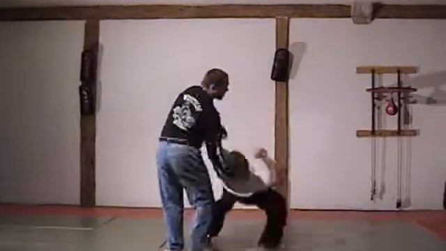 Передняя подсечка с захватом за подбородок смотреть онлайн