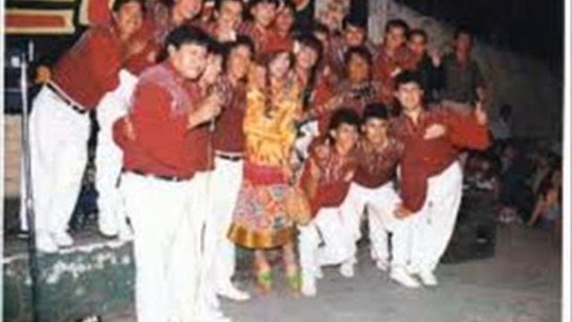 GRUPO GUINDA PAGINA EN BLANCO EN VIVO 99(Canta PEDRO BENITEZ).wmv смотреть онлайн