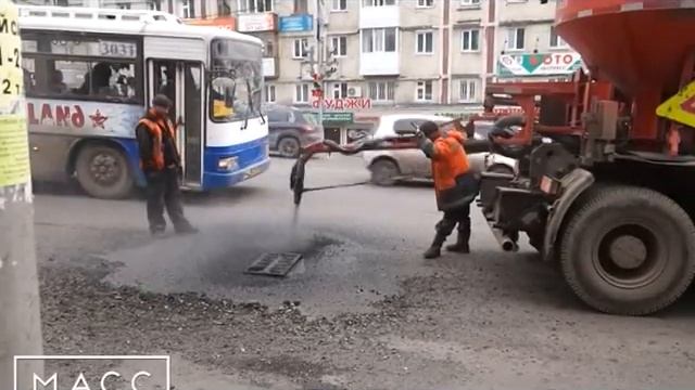 ВЛАСТИ ПЕТРОПАВЛОВСКА ЗАДУМАЛИСЬ О ЯМОЧНОМ РЕМОНТЕ смотреть онлайн