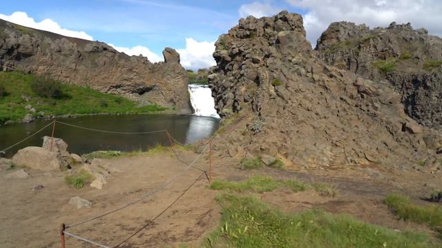 Hjalparfoss and Downstream Reflections смотреть онлайн