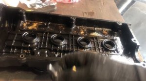 Замена прокладки клапанной крышки и чистка вентиляции картера крышки на автомобиле Hyundai Accent