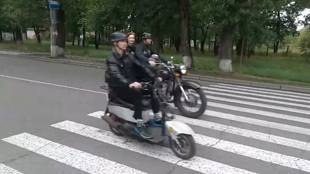 СУМЫ , ДЕНЬ ГОРОДА. КОЛОННА ИЗ МОТОЦИКЛОВ , ПРОБЕГ ПО ГОРОДУ. смотреть онлайн