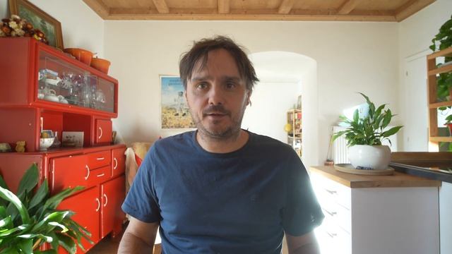 REAL photographer creates “fake” portraits with Midjourney AI смотреть онлайн