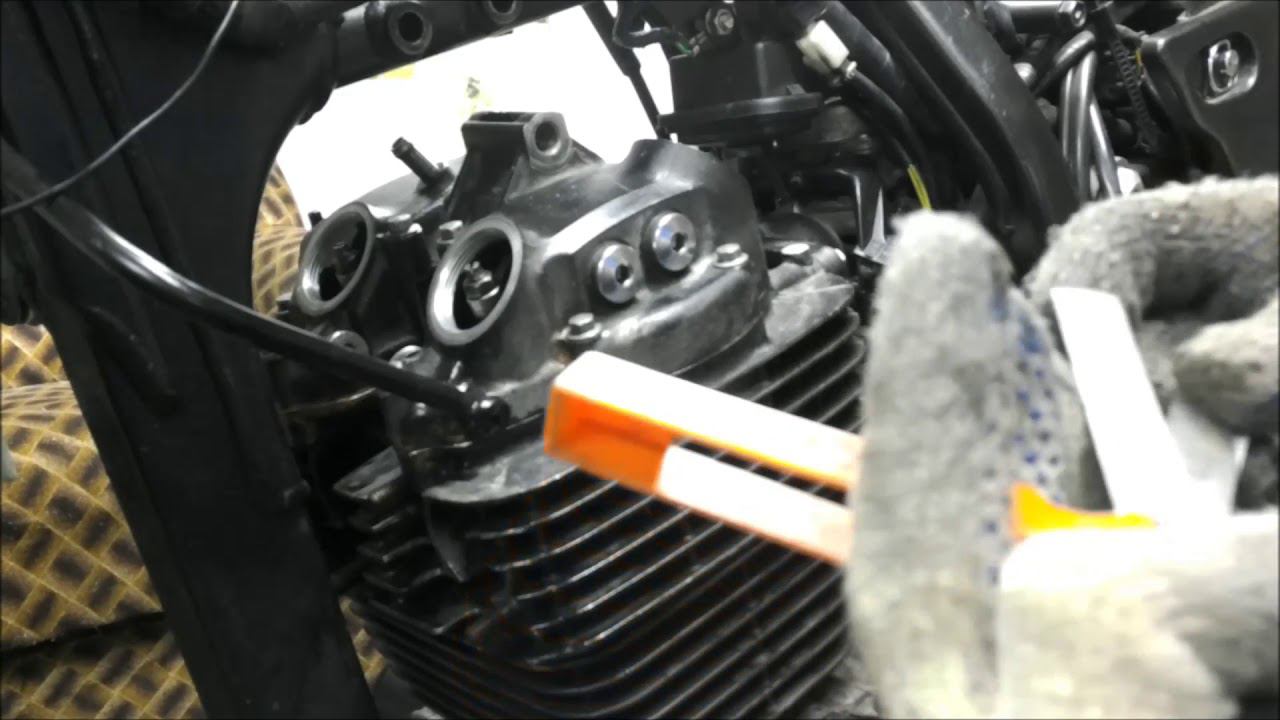 Регулировка клапанов Honda XR400 смотреть онлайн