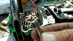 Как и чем снять маховик китайской бензопилы?