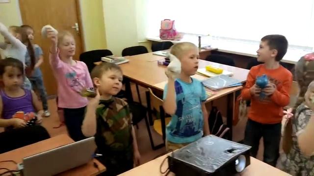 Зарядка на английском "Bean Bags Rock" смотреть онлайн