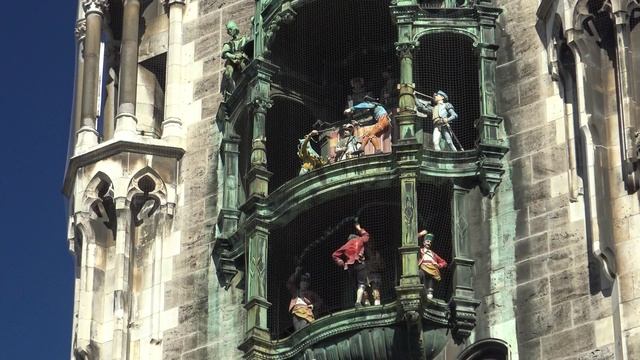 Fantastic View of Rathaus Glockenspiel - Munich (4K) смотреть онлайн