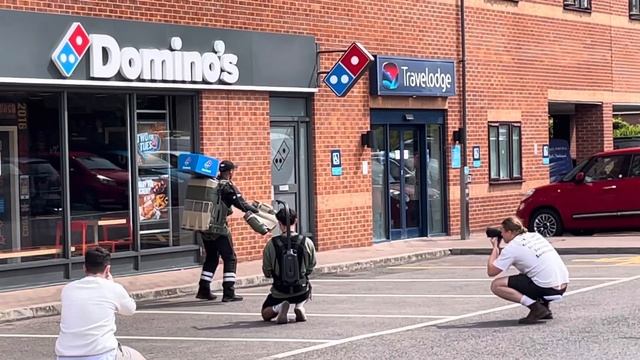 Domino’s,,jet pack pizza delivery bloke,,Glastonbury UK and Glastonbury Festival 2023 link below смотреть онлайн