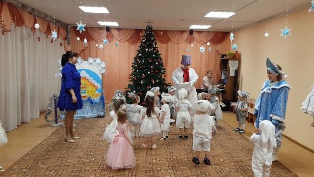 новогодний утренник 2021 Ясли МБДОУ "Детский сад № 11 "КОЛОСОК" смотреть онлайн
