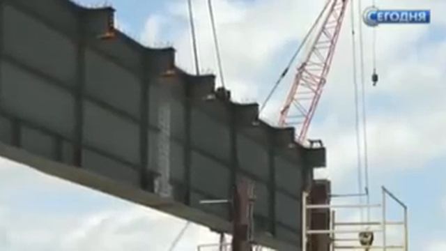 Строители начали монтаж пролетов Керченского моста смотреть онлайн