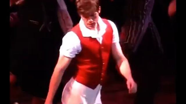 Dancing Through Life (Wicked) - Aaron Tveit смотреть онлайн
