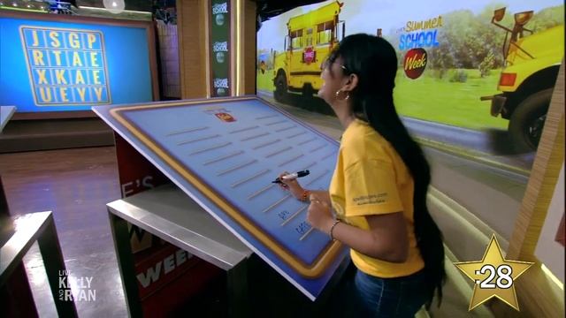 Spelling Challenge with Scripps Spelling Bee Champion Harini Logan смотреть онлайн
