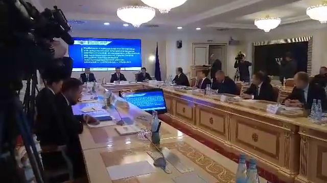 Северный широтный ход. В Салехарде проходит совещание по его строительству смотреть онлайн