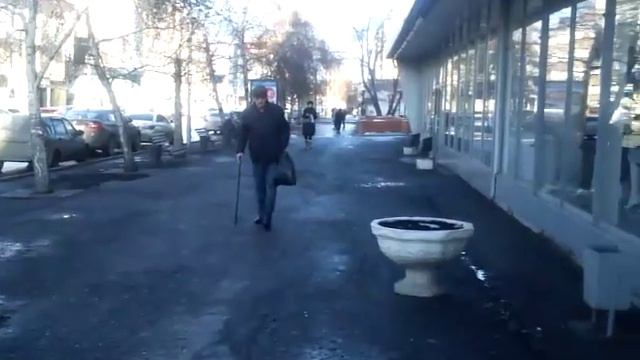 Курган, Гоголя 66 Возле входа. смотреть онлайн