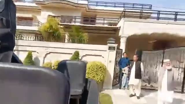 Lahore Mein Police Muqabla - Doctor Ke Ghar Mein Daketi - Iqbal Town Police Ne 6 Daku Maar Dale смотреть онлайн