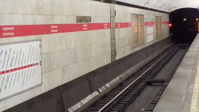 Метропоезд Санкт-Петербурга 8-152: метровагон Ем-501, б. 6905 - 1 линия (26.07.18) смотреть онлайн