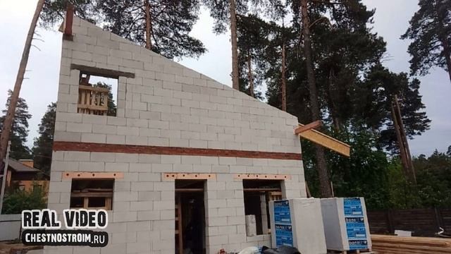 РАМЕНСКОЕ. Докладываем фронтоны. Устанавливаем стропила односкатной кровли (двутавр) смотреть онлайн