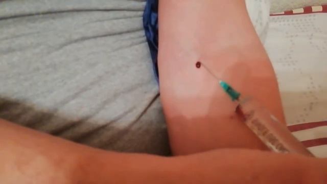 КАК СДЕЛАТЬ СЕБЕ УКОЛ В ВЕНУ смотреть онлайн