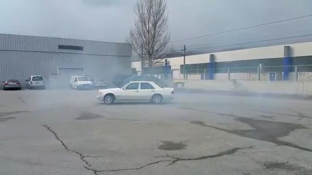 Mercedes Benz E 220 w124 drift