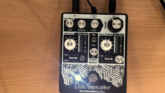Earthquaker Devices Data Corruptor смотреть онлайн