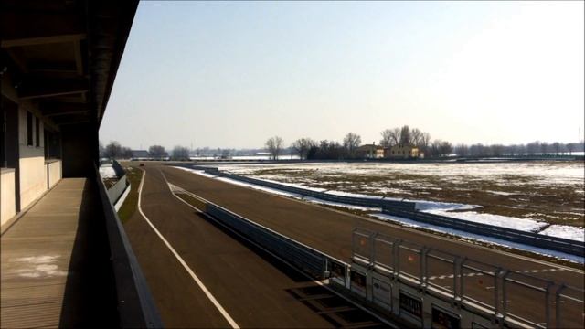 Ferrari 458 italia on Autodromo di Modena (мой первый тест драйв в 2013 году) смотреть онлайн