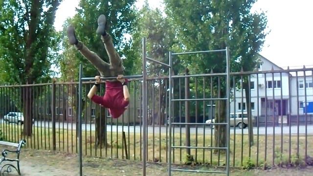 5 Лёгких элементов на турнике !! смотреть онлайн