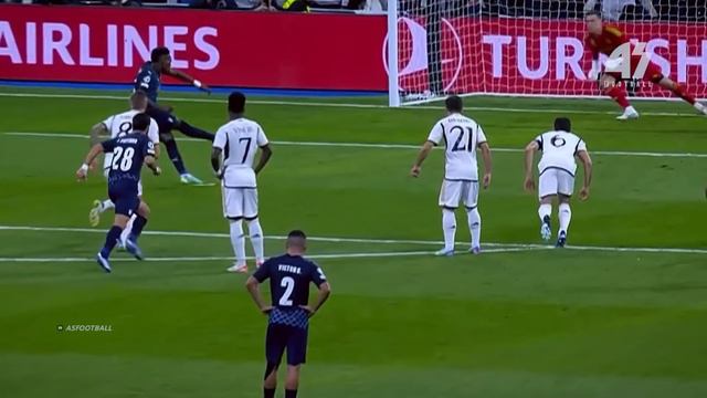 Andriy Lunin BEST SAVES So Far - 2023/24 смотреть онлайн