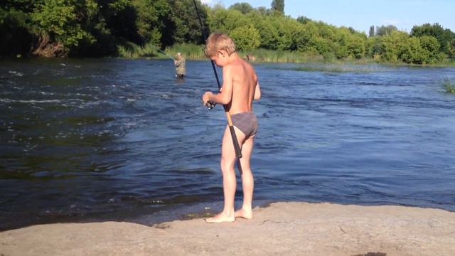 Рыбалка на реке Рось. Корсунь-Шевченковский, возле карьера. Лето 2014, (часть 4) смотреть онлайн