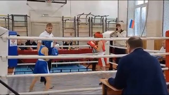 Бокс ....Смирнов Егор ( Удомля)-Рисков Назар (Ржев) смотреть онлайн