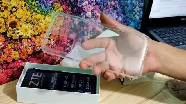 unboxing / desempaquetado de ZTE Blade V30 Vita ? смотреть онлайн