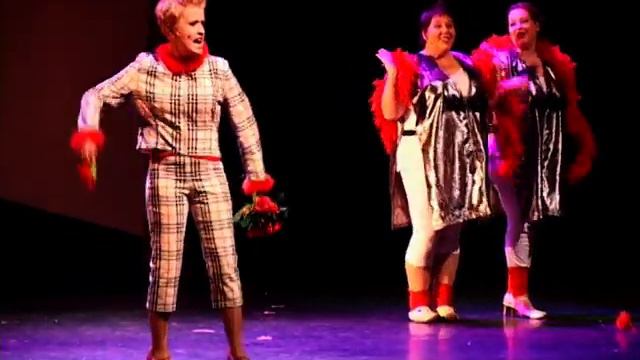 Nienke de Kort zingt "Liefde?" bij cabaret Onvermeidelijk смотреть онлайн