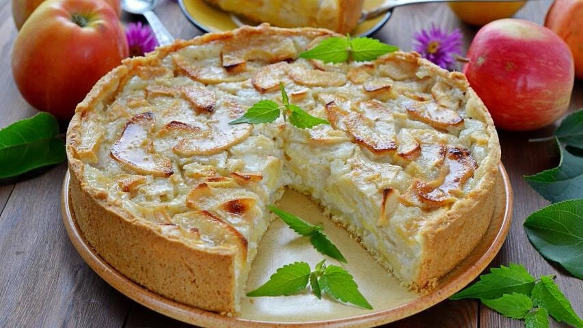 Пирог шарлотка с яблоками. Лучшая шарлотка. смотреть онлайн