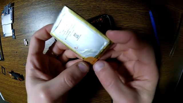 Ремонт / разборка iPhone 3GS (замена задней панели) часть №1 смотреть онлайн