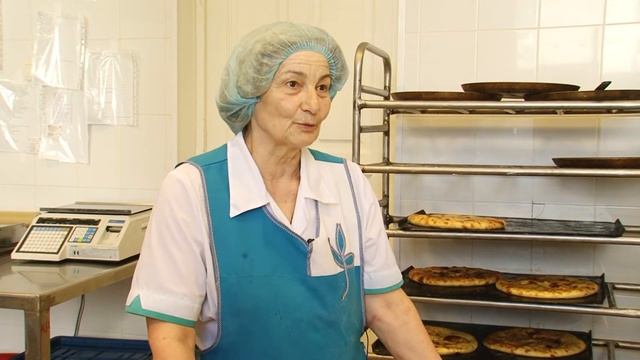 Салдинцев накормят осетинскими пирогами смотреть онлайн