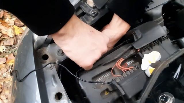 Замена лампы ближнего света Philips H7 55W 12V. Своими руками. смотреть онлайн