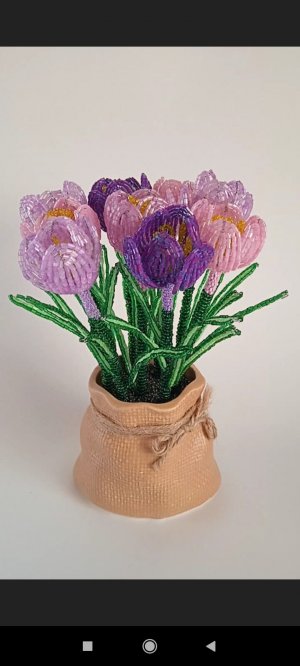 Цветы из бисера. Крокусы мастер-класс.