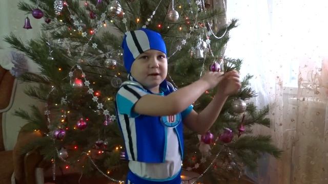 Неизвестен Засверкай огнями ёлка!