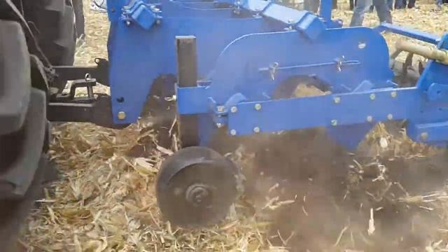 Трактор Landini Landpower 165 и глубокорыхлитель смотреть онлайн