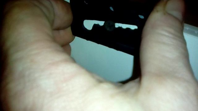 Как закрепить мойку на тумбе с помощью пластиковых уголков. смотреть онлайн