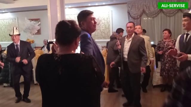 МОСКВАДА КЫРГЫЗДАРДЫН ТОЙУ ДООЛОТБЕК & БАКТЫНУР УЙЛОНУУ УЛПОТ ТОЙУ