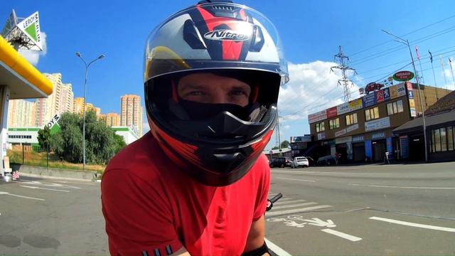 Китайский мотоцикл в городе. Японский мотоцикл. 200 кубовый мотоцикл против 600 кубиков. смотреть онлайн