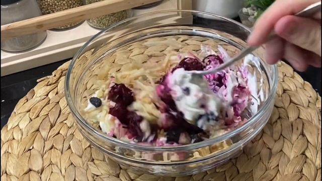 Божественно вкусный свекольный салат| Такого Вы ещё не ели, подойдёт на праздничный стол ! смотреть онлайн