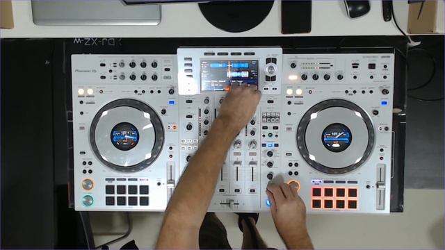 Allan Bell - Pioneer XDJ XZ Day #31 смотреть онлайн