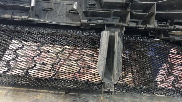 Renault Duster сетка для защиты радиатора от повреждения. Установка в бампер и в решётку смотреть онлайн