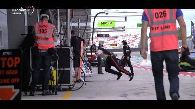 Free practise action - Moscow - Blancpain Sprint Series смотреть онлайн