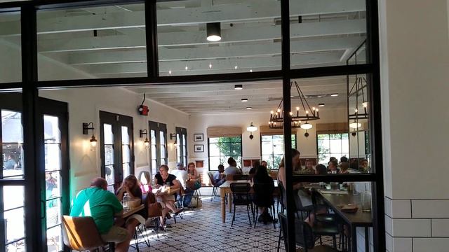Inside Magnolia Table Restaurant, Chip & Joanna Gaines, Waco, Texas смотреть онлайн