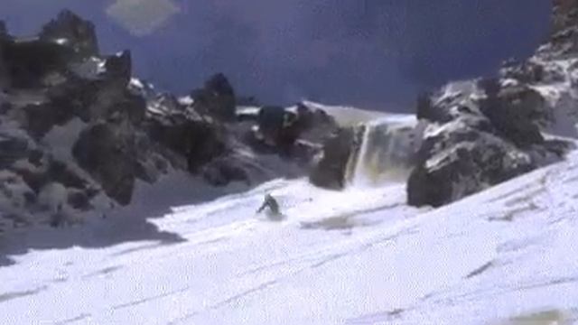 Мне кажется, лыжник тут однозначно победил