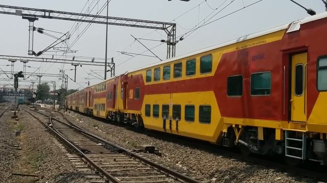 Trial run of Mumbai Madgaon AC Double Decker Express смотреть онлайн