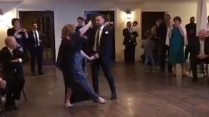 Танец жениха и мамы. Октябрь 2018 г.